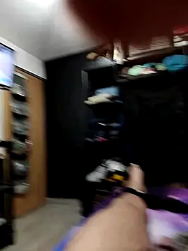 Snapshot of Alee3xxx chatting on 02/17/26, 07:27 Alee3xxx online show from 02/17/26, 07:27