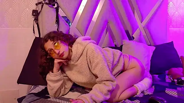 Queenjenn   online show from 01/06/26, 10:08