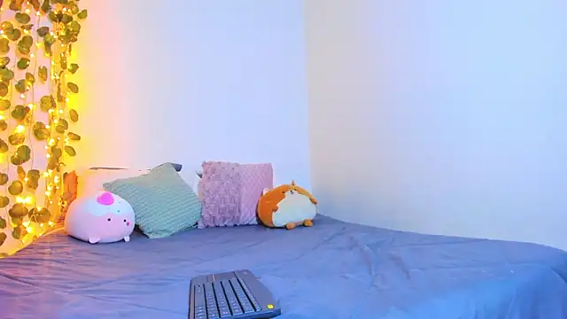 emillyhills online show from 02/08/25, 08:09