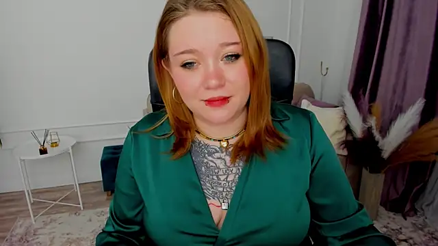 MoonLghte online show from 02/06/25, 01:38