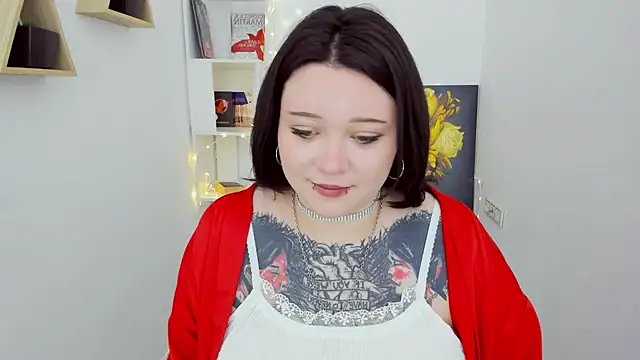 MoonLghte online show from 02/18/25, 10:27