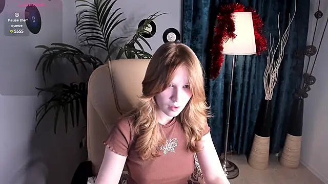 Snapshot of EvaStevs chatting on 12/02/24, 09:45 EvaStevs online show from 12/02/24, 09:45