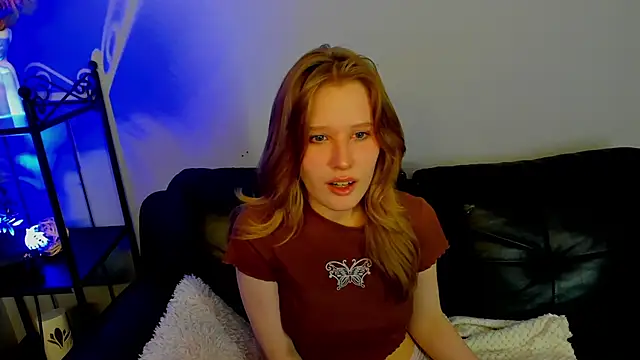 Snapshot of EvaStevs chatting on 12/13/24, 02:32 EvaStevs online show from 12/13/24, 02:32