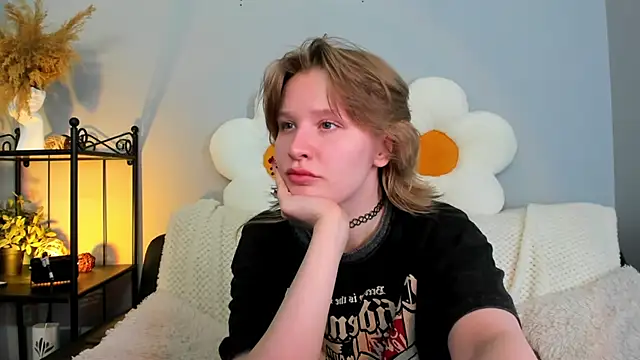 Snapshot of EvaStevs chatting on 02/15/25, 04:12 EvaStevs online show from 02/15/25, 04:12