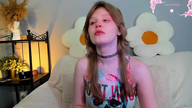 Snapshot of EvaStevs chatting on 02/16/25, 12:19 EvaStevs online show from 02/16/25, 12:19