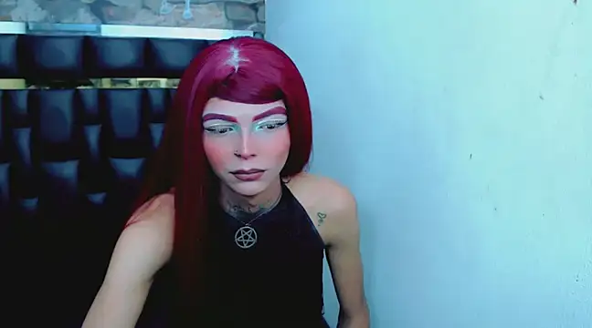 Snapshot of Luna_and_valery chatting on 01/20/25, 08:40 Luna and valery online show from 01/20/25, 08:40