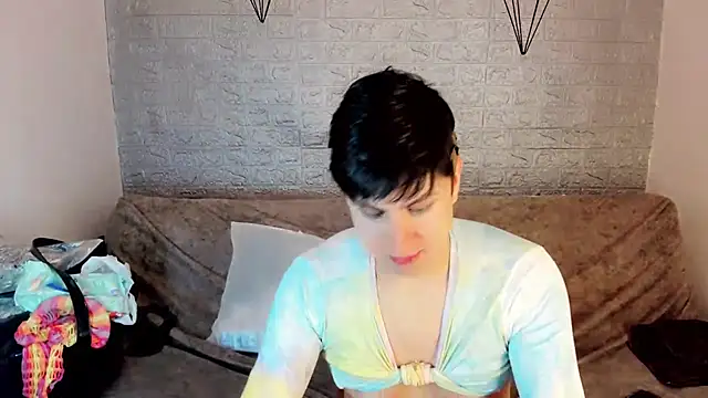 Snapshot of Oxana-Novikov chatting on 05/19/26, 11:22 Oxana-Novikov online show from 05/19/26, 11:22