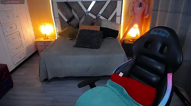 Snapshot of Kate_Laurence_ chatting on 02/06/25, 07:35 Kate Laurence online show from 02/06/25, 07:35