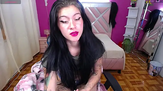 Snapshot of Kate_Laurence_ chatting on 02/24/25, 10:36 Kate Laurence online show from 02/24/25, 10:36