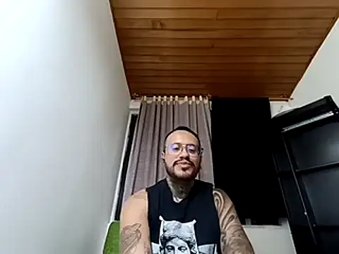 Snapshot of Nicky_smith__ chatting on 12/02/24, 04:42 Nicky smith online show from 12/02/24, 04:42