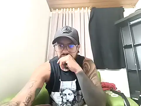 Snapshot of Nicky_smith__ chatting on 12/05/24, 11:18 Nicky smith online show from 12/05/24, 11:18