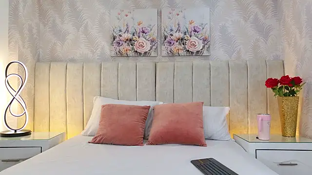 MeganCruzGB online show from 11/21/25, 12:37