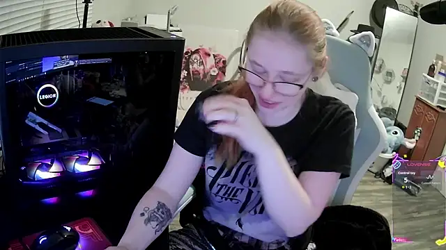 LilyFoxxx online show from 11/29/25, 06:16