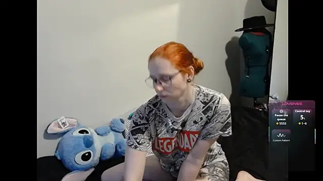Snapshot of LilyFoxxx chatting on 04/03/26, 05:27 LilyFoxxx online show from 04/03/26, 05:27