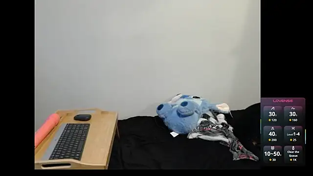 Snapshot of LilyFoxxx chatting on 04/22/26, 05:10 LilyFoxxx online show from 04/22/26, 05:10