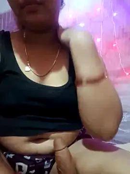 Snapshot of Super-Couple chatting on 11/03/25, 09:38 Super-Couple online show from 11/03/25, 09:38