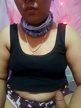 Snapshot of Super-Couple chatting on 11/18/25, 08:57 Super-Couple online show from 11/18/25, 08:57