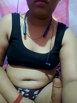 Snapshot of Super-Couple chatting on 11/19/25, 10:10 Super-Couple online show from 11/19/25, 10:10