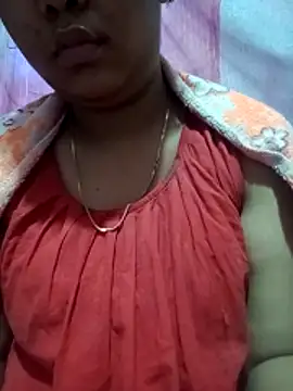 Snapshot of Super-Couple chatting on 02/14/26, 02:19 Super-Couple online show from 02/14/26, 02:19