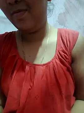 Snapshot of Super-Couple chatting on 02/19/26, 05:36 Super-Couple online show from 02/19/26, 05:36