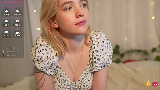 Snapshot of lolly_pie chatting on 02/02/25, 06:42 lolly pie online show from 02/02/25, 06:42