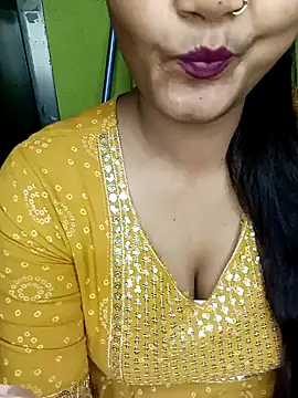 Snapshot of NOTY-LOVE-05 chatting on 01/22/25, 03:51 NOTY-LOVE-05 online show from 01/22/25, 03:51