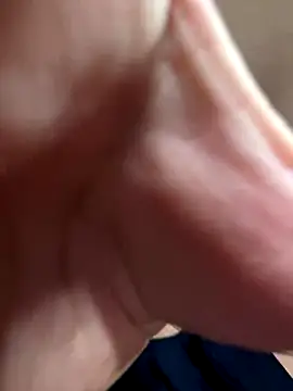 Snapshot of xxxxxrenxxxxx chatting on 12/04/24, 12:47 xxxxxrenxxxxx online show from 12/04/24, 12:47