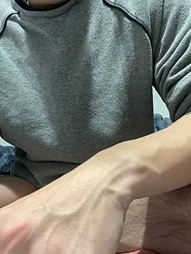 Snapshot of xxxxxrenxxxxx chatting on 01/04/25, 12:16 xxxxxrenxxxxx online show from 01/04/25, 12:16