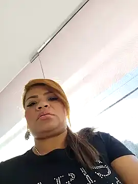 Snapshot of milf_venus chatting on 02/07/25, 01:11 milf venus online show from 02/07/25, 01:11