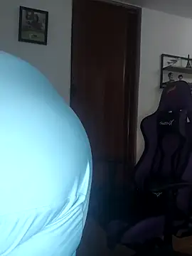 Snapshot of milf_venus chatting on 10/12/25, 09:03 milf venus online show from 10/12/25, 09:03