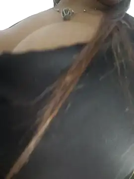 Snapshot of milf_venus chatting on 10/18/25, 11:05 milf venus online show from 10/18/25, 11:05