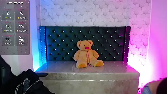 Sofi hot 4m online show from 10/20/25, 02:06