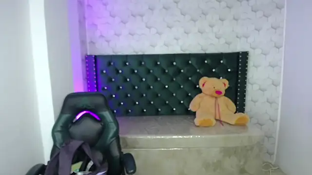 Sofi hot 4m online show from 12/04/25, 04:16