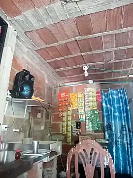 Snapshot of alexax0 chatting on 12/12/24, 02:33 alexax0 online show from 12/12/24, 02:33