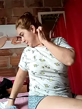 Snapshot of alexax0 chatting on 02/04/25, 04:39 alexax0 online show from 02/04/25, 04:39