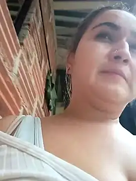 Snapshot of alexax0 chatting on 03/13/25, 10:32 alexax0 online show from 03/13/25, 10:32