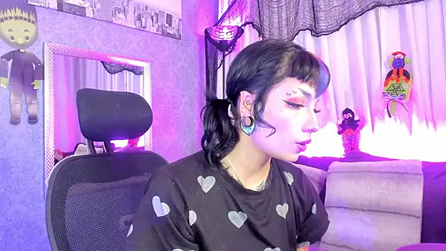 Snapshot of _mamush chatting on 10/27/25, 02:43 mamush online show from 10/27/25, 02:43