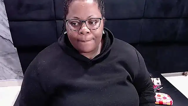 Snapshot of rocio_bbw_ chatting on 09/23/25, 03:42 rocio bbw online show from 09/23/25, 03:42