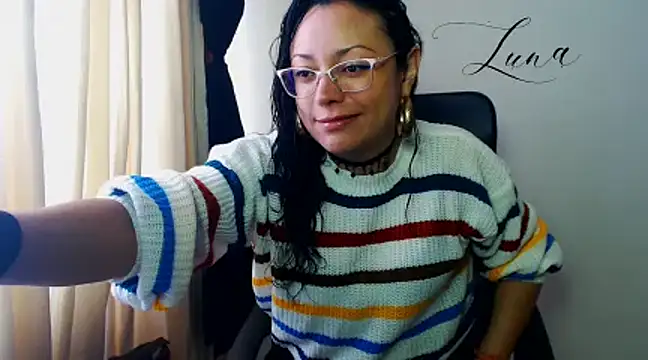 Snapshot of Lunavega1 chatting on 03/17/25, 04:22 Lunavega1 online show from 03/17/25, 04:22