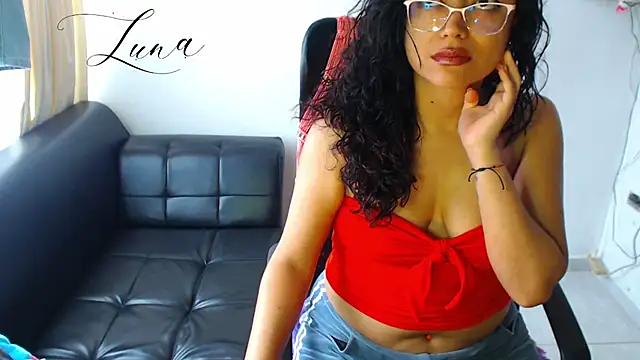 Snapshot of Lunavega1 chatting on 09/11/25, 03:01 Lunavega1 online show from 09/11/25, 03:01