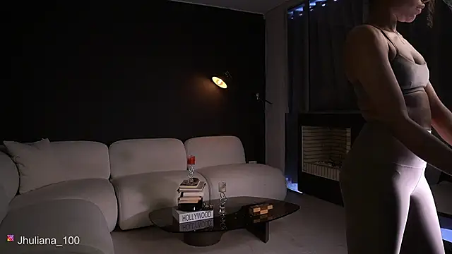 paulacora100 online show from 04/01/26, 09:01