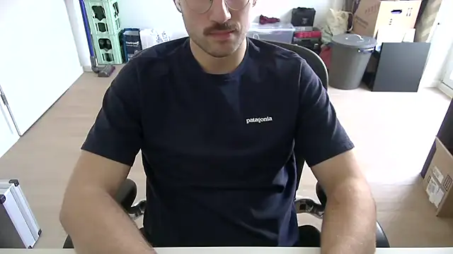 taallguyy 196 online show from 11/21/25, 09:52