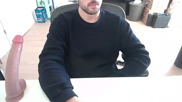 taallguyy 196 online show from 12/04/25, 01:09