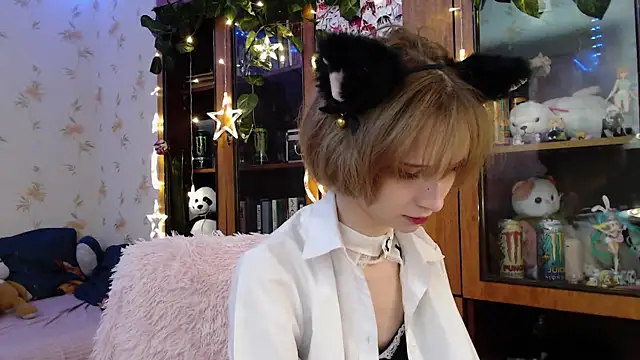 Snapshot of cloudgirrl chatting on 02/27/25, 10:53 cloudgirrl online show from 02/27/25, 10:53