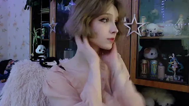 Snapshot of cloudgirrl chatting on 03/15/25, 06:10 cloudgirrl online show from 03/15/25, 06:10