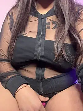 Snapshot of wildestcouplee chatting on 01/31/25, 03:33 wildestcouplee online show from 01/31/25, 03:33