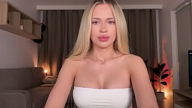 Snapshot of Julia_RL chatting on 09/16/25, 08:32 Julia RL online show from 09/16/25, 08:32