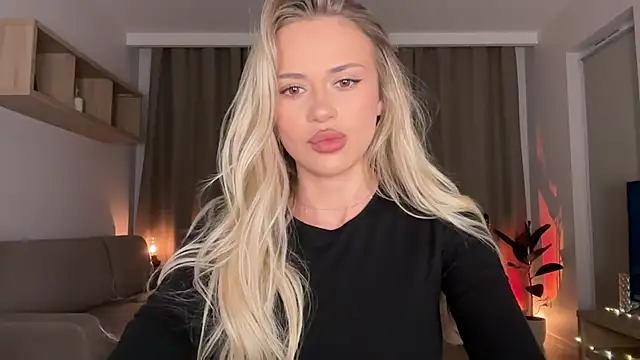 Snapshot of Julia_RL chatting on 10/02/25, 09:44 Julia RL online show from 10/02/25, 09:44