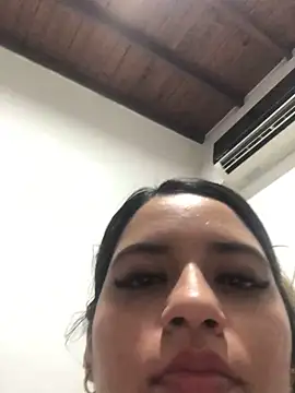 Snapshot of Amira__Fatima chatting on 02/12/25, 01:27 Amira Fatima online show from 02/12/25, 01:27