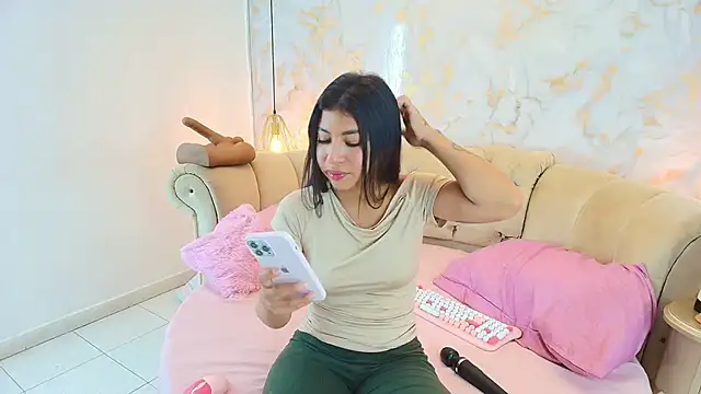 khloeblake online show from 11/18/25, 05:12